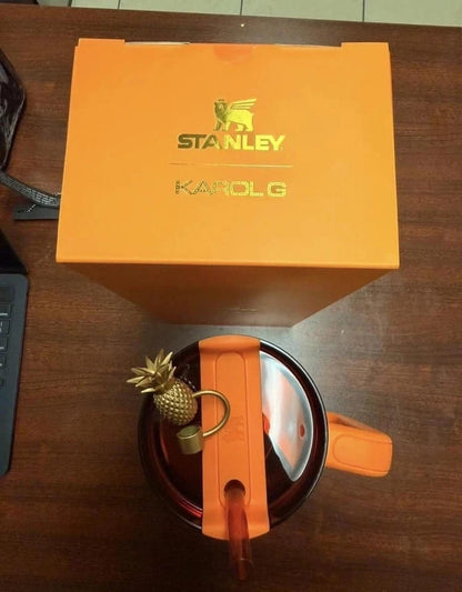 The Stanley 1913 x KAROL G 40oz Quencher H2.O FlowState Tumbler Limited Edition